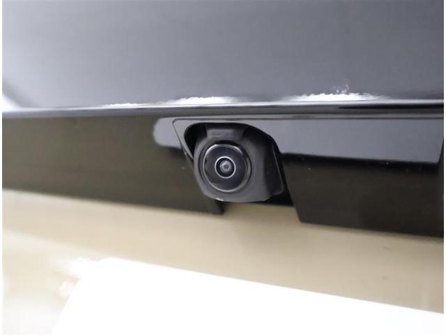 �o�b�N���j�^�[���p�m���~�b�N�r���[���j�^�[��ԗ��̑O�㍶�E�ɓ��ڂ����S�̃J�����̉f�����������A�Ԃ�^�ォ�猩�Ă���悤�ȉf����\����