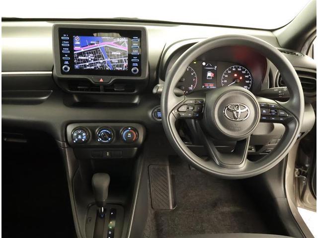 ヤリス X メモリーナビ DVD再生 バックカメラ 衝突被害軽減システム ETC ワンオーナー(4枚目)