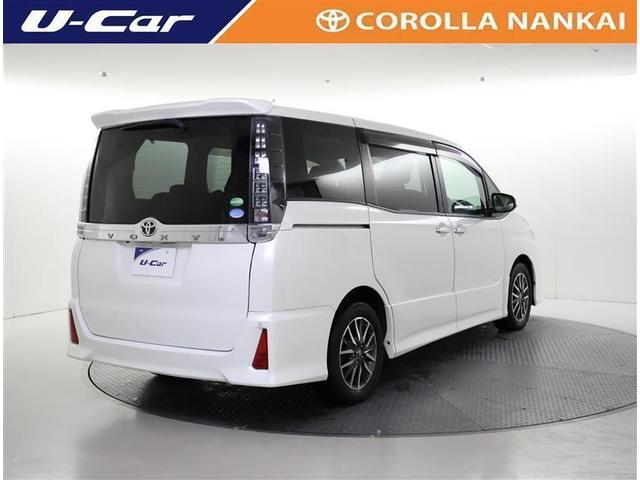 ヴォクシー ＺＳ　煌　９インチフルセグメモリーナビ　Ｂｌｕｅｔｏｏｔｈ　ＤＶＤ再生　バックカメラ　ＥＴＣ　両側電動スライド　ＬＥＤヘッドランプ　ウオークスルー　乗車定員７人　３列シート　フルエアロ　アイドリングストップ（3枚目）