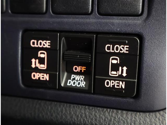 ヴォクシー ＺＳ　煌　９インチフルセグメモリーナビ　Ｂｌｕｅｔｏｏｔｈ　ＤＶＤ再生　バックカメラ　ＥＴＣ　両側電動スライド　ＬＥＤヘッドランプ　ウオークスルー　乗車定員７人　３列シート　フルエアロ　アイドリングストップ（9枚目）