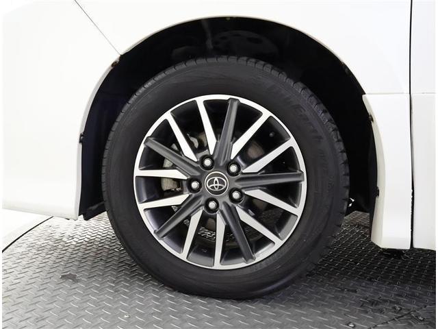 ヴォクシー ＺＳ　煌　９インチフルセグメモリーナビ　Ｂｌｕｅｔｏｏｔｈ　ＤＶＤ再生　バックカメラ　ＥＴＣ　両側電動スライド　ＬＥＤヘッドランプ　ウオークスルー　乗車定員７人　３列シート　フルエアロ　アイドリングストップ（16枚目）