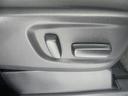 電動パワーシートです。 高級車によく付いてますね。 ポジションを細かく調整、出来るので長時間の運転もリラックスして出来ちゃいますね。