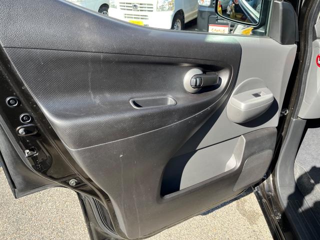 ＮＶ２００バネットバン ＧＸ　純正ナビ　バックモニター　ＥＴＣ　キーレス　ドライブレコーダー　フェンダーポール　両側スライドドア　フォグ　ＡＢＳ　マット　サイドバイザー（50枚目）