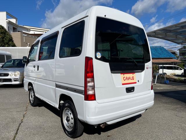 サンバーバン トランスポーター　キーレス　両側スライドドア　ヘッドライトレベライザー　パワーモード　サイドバイザー　カップホルダー　マット（18枚目）