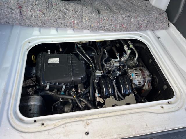 サンバーバン トランスポーター　キーレス　両側スライドドア　ヘッドライトレベライザー　パワーモード　サイドバイザー　カップホルダー　マット（24枚目）