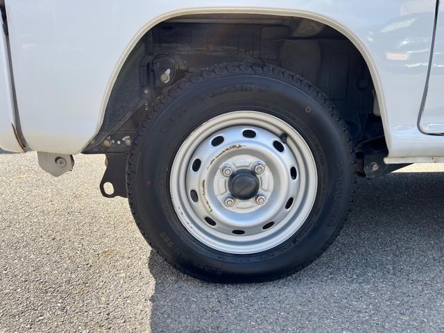 サンバーバン トランスポーター　キーレス　両側スライドドア　ヘッドライトレベライザー　パワーモード　サイドバイザー　カップホルダー　マット（26枚目）