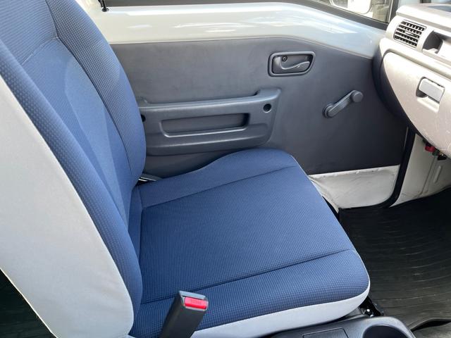 サンバーバン トランスポーター　キーレス　両側スライドドア　ヘッドライトレベライザー　パワーモード　サイドバイザー　カップホルダー　マット（31枚目）