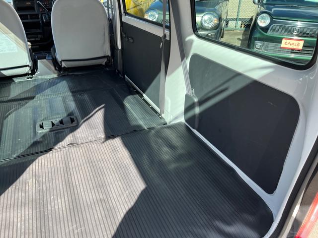 サンバーバン トランスポーター　キーレス　両側スライドドア　ヘッドライトレベライザー　パワーモード　サイドバイザー　カップホルダー　マット（43枚目）