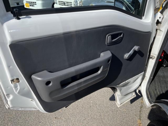 サンバーバン トランスポーター　キーレス　両側スライドドア　ヘッドライトレベライザー　パワーモード　サイドバイザー　カップホルダー　マット（47枚目）
