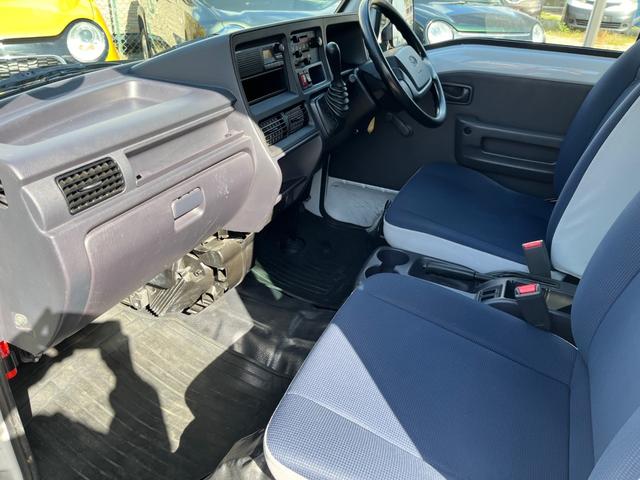 サンバーバン トランスポーター　キーレス　両側スライドドア　ヘッドライトレベライザー　パワーモード　サイドバイザー　カップホルダー　マット（48枚目）