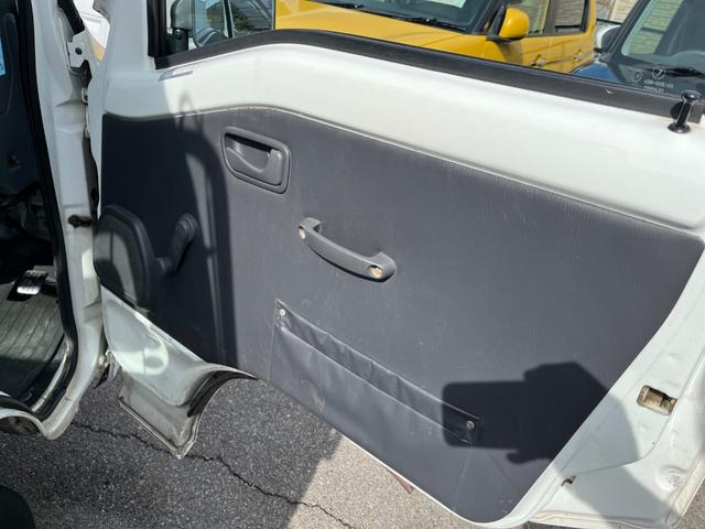 サンバートラック TC スーパーチャージャー 4WD 純正オーディオ サイドバイザー マット(32枚目)