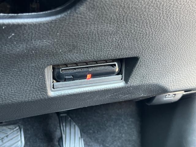 スイフト XG ユーザー様買取車両 社外ナビ 社外15AW ETC スマートキー プッシュスタート 電格ミラー セキュリティアラーム ヘッドライトレベライザー リアスポイラー(29枚目)