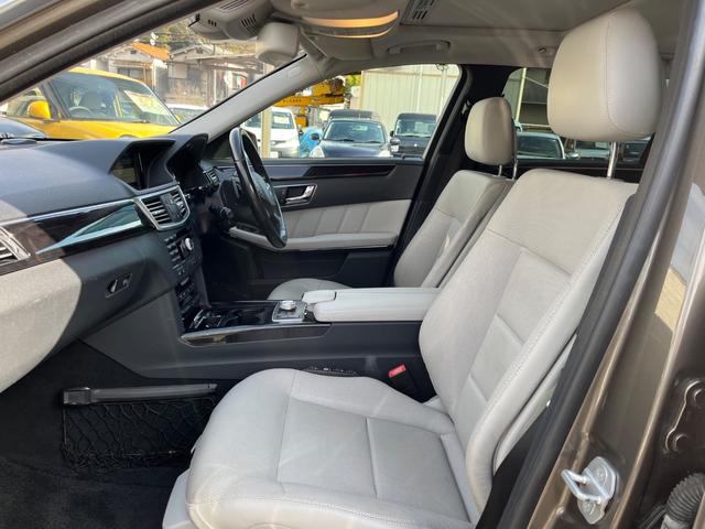 Eクラスステーションワゴン E350ブルテックステーションワゴンアバンG ディーゼルターボ サンルーフ 純正ナビ バックモニター キーレス ETC HIDライト 本革シート 革巻きステアリング 電動リアゲート ルーフレール(5枚目)