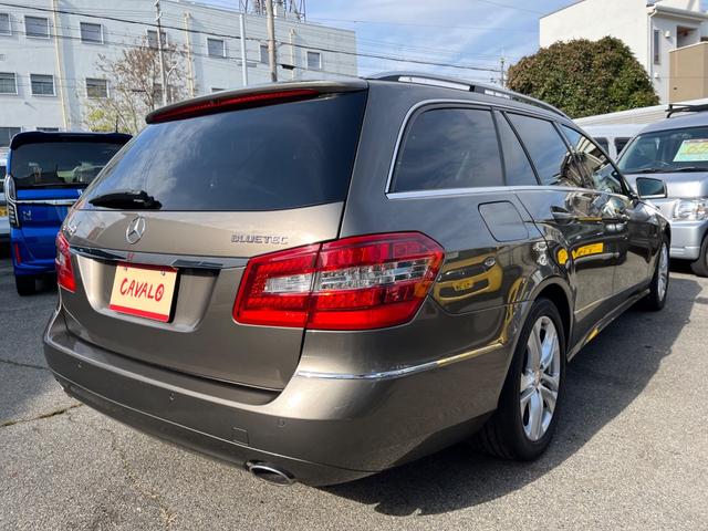 Eクラスステーションワゴン E350ブルテックステーションワゴンアバンG ディーゼルターボ サンルーフ 純正ナビ バックモニター キーレス ETC HIDライト 本革シート 革巻きステアリング 電動リアゲート ルーフレール(17枚目)