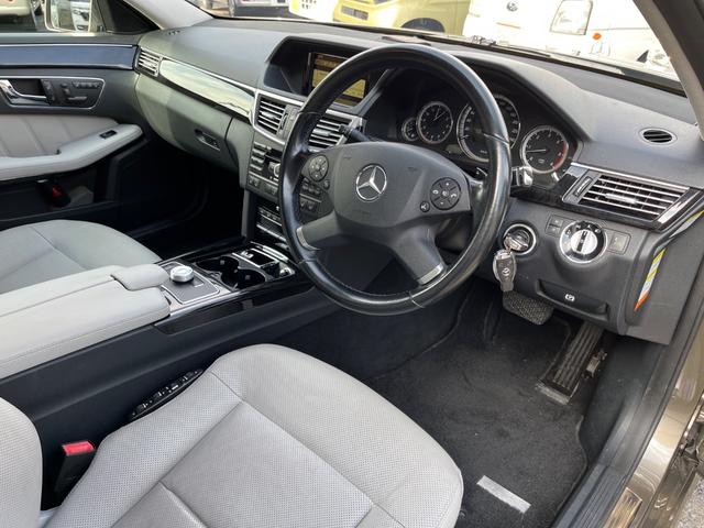 Eクラスステーションワゴン E350ブルテックステーションワゴンアバンG ディーゼルターボ サンルーフ 純正ナビ バックモニター キーレス ETC HIDライト 本革シート 革巻きステアリング 電動リアゲート ルーフレール(19枚目)