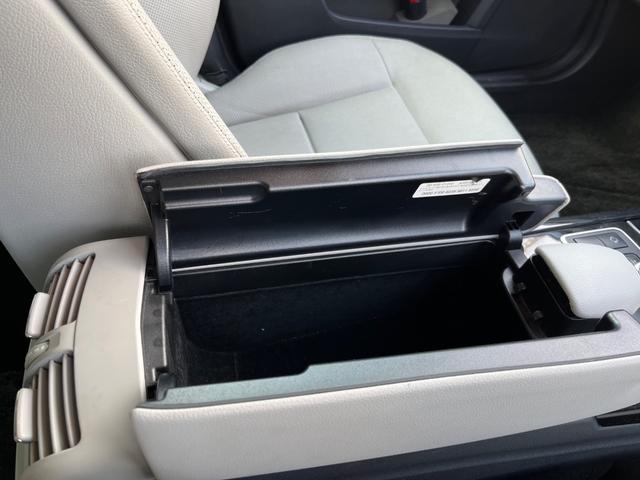 Eクラスステーションワゴン E350ブルテックステーションワゴンアバンG ディーゼルターボ サンルーフ 純正ナビ バックモニター キーレス ETC HIDライト 本革シート 革巻きステアリング 電動リアゲート ルーフレール(31枚目)