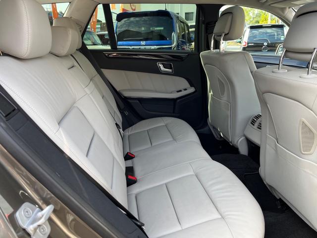 Eクラスステーションワゴン E350ブルテックステーションワゴンアバンG ディーゼルターボ サンルーフ 純正ナビ バックモニター キーレス ETC HIDライト 本革シート 革巻きステアリング 電動リアゲート ルーフレール(40枚目)