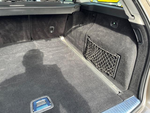 Eクラスステーションワゴン E350ブルテックステーションワゴンアバンG ディーゼルターボ サンルーフ 純正ナビ バックモニター キーレス ETC HIDライト 本革シート 革巻きステアリング 電動リアゲート ルーフレール(44枚目)