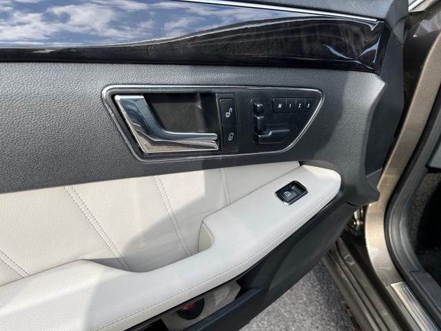 Eクラスステーションワゴン E350ブルテックステーションワゴンアバンG ディーゼルターボ サンルーフ 純正ナビ バックモニター キーレス ETC HIDライト 本革シート 革巻きステアリング 電動リアゲート ルーフレール(54枚目)