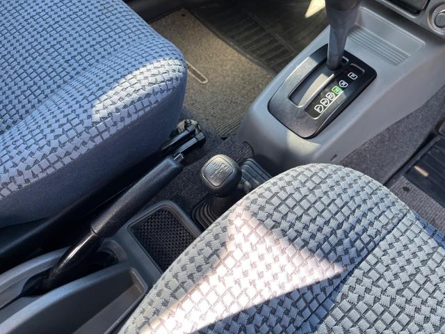 パジェロミニ Ｖ　４ＷＤ　ターボモデル　キーレス　フォグ　背面タイヤ　社外ＣＤオーディオ　純正１５ＡＷ　サイドバイザー　マット（34枚目）