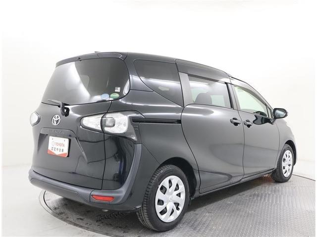 シエンタ G フルセグ メモリーナビ DVD再生 ミュージックプレイヤー接続可 バックカメラ 衝突被害軽減システム ETC 両側電動スライド ウオークスルー 乗車定員7人 3列シート ワンオーナー(4枚目)