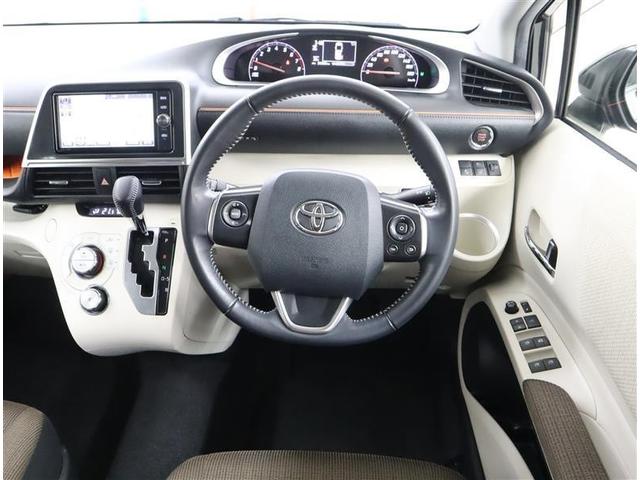 シエンタ G フルセグ メモリーナビ DVD再生 ミュージックプレイヤー接続可 バックカメラ 衝突被害軽減システム ETC 両側電動スライド ウオークスルー 乗車定員7人 3列シート ワンオーナー(8枚目)