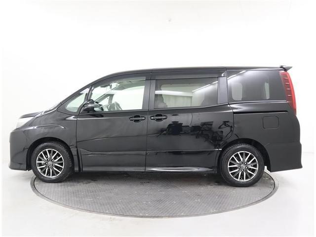 ノア Ｓｉ　フルセグ　メモリーナビ　ＤＶＤ再生　ミュージックプレイヤー接続可　バックカメラ　衝突被害軽減システム　ＥＴＣ　両側電動スライド　ＬＥＤヘッドランプ　ウオークスルー　乗車定員７人　３列シート　フルエアロ（3枚目）