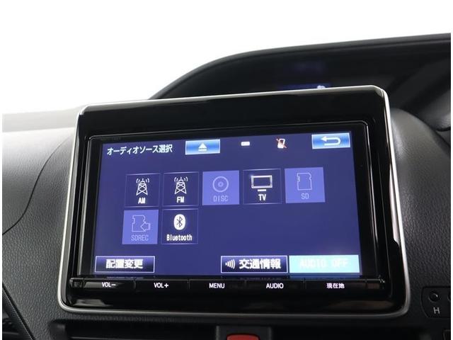 ノア Ｓｉ　フルセグ　メモリーナビ　ＤＶＤ再生　ミュージックプレイヤー接続可　バックカメラ　衝突被害軽減システム　ＥＴＣ　両側電動スライド　ＬＥＤヘッドランプ　ウオークスルー　乗車定員７人　３列シート　フルエアロ（7枚目）