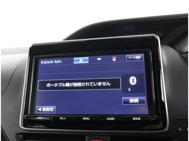 ノア Ｓｉ　フルセグ　メモリーナビ　ＤＶＤ再生　ミュージックプレイヤー接続可　バックカメラ　衝突被害軽減システム　ＥＴＣ　両側電動スライド　ＬＥＤヘッドランプ　ウオークスルー　乗車定員７人　３列シート　フルエアロ（8枚目）