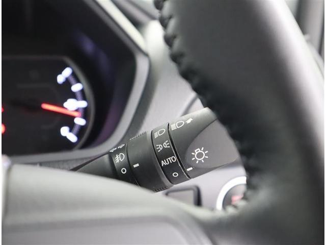 ノア Ｓｉ　フルセグ　メモリーナビ　ＤＶＤ再生　ミュージックプレイヤー接続可　バックカメラ　衝突被害軽減システム　ＥＴＣ　両側電動スライド　ＬＥＤヘッドランプ　ウオークスルー　乗車定員７人　３列シート　フルエアロ（15枚目）