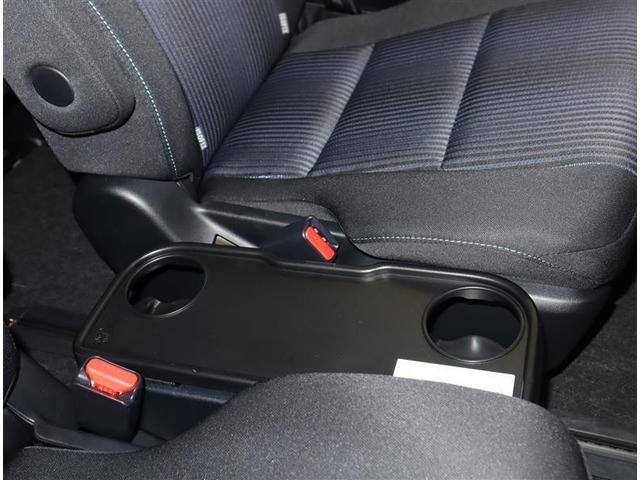 ノア Ｓｉ　フルセグ　メモリーナビ　ＤＶＤ再生　ミュージックプレイヤー接続可　バックカメラ　衝突被害軽減システム　ＥＴＣ　両側電動スライド　ＬＥＤヘッドランプ　ウオークスルー　乗車定員７人　３列シート　フルエアロ（21枚目）