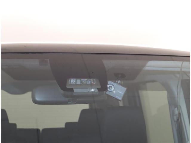 ノア Ｓｉ　フルセグ　メモリーナビ　ＤＶＤ再生　ミュージックプレイヤー接続可　バックカメラ　衝突被害軽減システム　ＥＴＣ　両側電動スライド　ＬＥＤヘッドランプ　ウオークスルー　乗車定員７人　３列シート　フルエアロ（25枚目）