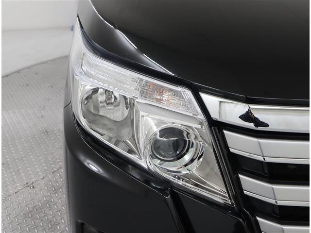 ノア Ｓｉ　フルセグ　メモリーナビ　ＤＶＤ再生　ミュージックプレイヤー接続可　バックカメラ　衝突被害軽減システム　ＥＴＣ　両側電動スライド　ＬＥＤヘッドランプ　ウオークスルー　乗車定員７人　３列シート　フルエアロ（27枚目）