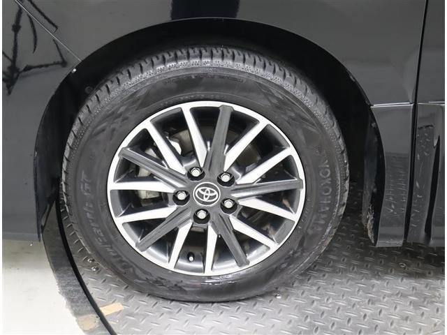 ノア Ｓｉ　フルセグ　メモリーナビ　ＤＶＤ再生　ミュージックプレイヤー接続可　バックカメラ　衝突被害軽減システム　ＥＴＣ　両側電動スライド　ＬＥＤヘッドランプ　ウオークスルー　乗車定員７人　３列シート　フルエアロ（31枚目）