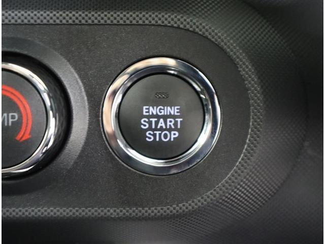 �G���W���N���̓u���[�L�𓥂݂Ȃ���p���[�X�C�b�`�����������ł��B�J�o����|�P�b�g�Ɍg�т��Ă���΃X�}�[�g�L�[�����o���K�v���Ȃ��̂ŕ֗��ł��ˁI