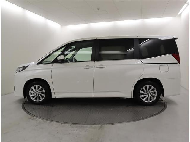 ノア Ｚ　フルセグ　メモリーナビ　ＤＶＤ再生　ミュージックプレイヤー接続可　後席モニター　バックカメラ　衝突被害軽減システム　ＥＴＣ　両側電動スライド　ＬＥＤヘッドランプ　乗車定員７人　３列シート　ワンオーナー（3枚目）