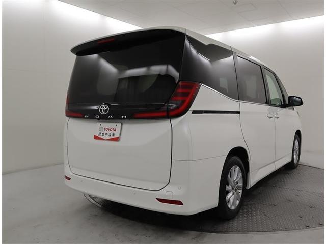 ノア Ｚ　フルセグ　メモリーナビ　ＤＶＤ再生　ミュージックプレイヤー接続可　後席モニター　バックカメラ　衝突被害軽減システム　ＥＴＣ　両側電動スライド　ＬＥＤヘッドランプ　乗車定員７人　３列シート　ワンオーナー（4枚目）