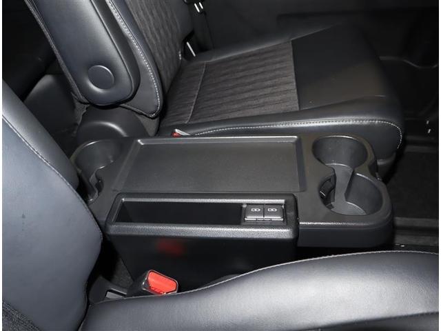 ノア Ｚ　フルセグ　メモリーナビ　ＤＶＤ再生　ミュージックプレイヤー接続可　後席モニター　バックカメラ　衝突被害軽減システム　ＥＴＣ　両側電動スライド　ＬＥＤヘッドランプ　乗車定員７人　３列シート　ワンオーナー（8枚目）