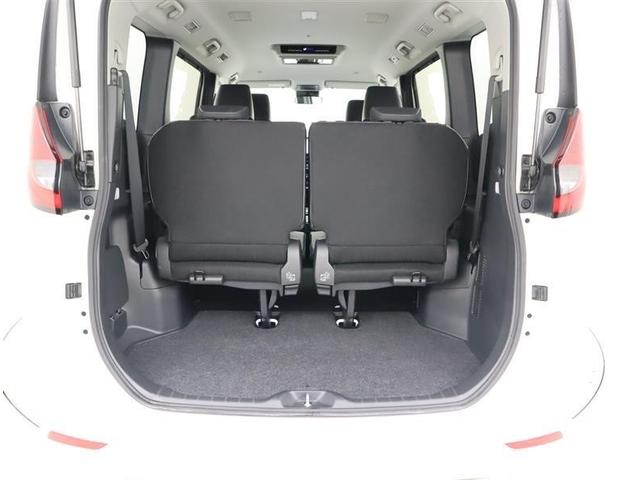 ノア Ｚ　フルセグ　メモリーナビ　ＤＶＤ再生　ミュージックプレイヤー接続可　後席モニター　バックカメラ　衝突被害軽減システム　ＥＴＣ　両側電動スライド　ＬＥＤヘッドランプ　乗車定員７人　３列シート　ワンオーナー（12枚目）