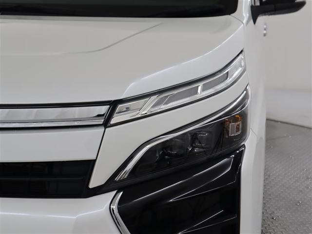 ヴォクシー ハイブリッドＺＳ　煌ＩＩＩ　フルセグ　メモリーナビ　ＤＶＤ再生　ミュージックプレイヤー接続可　バックカメラ　衝突被害軽減システム　ＥＴＣ　両側電動スライド　ＬＥＤヘッドランプ　乗車定員７人　３列シート　ワンオーナー　フルエアロ（32枚目）