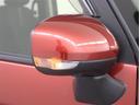 ウィンカー付きドアミラーは、右左折や車線変更を周囲にアピールすることで、事故防止に役立ちます。