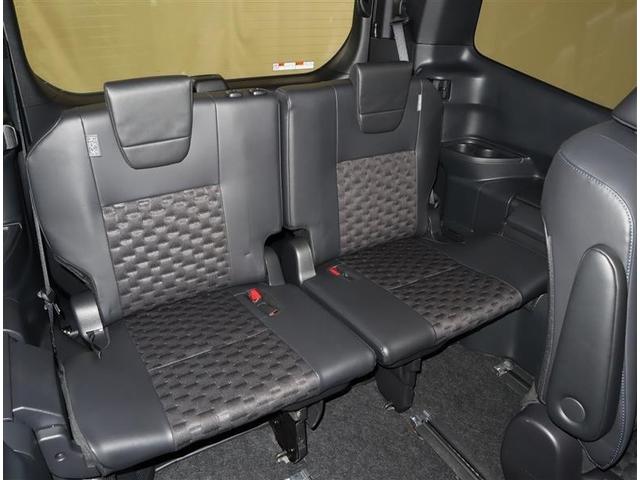 ヴォクシー Ｓ－Ｚ　メモリーナビ　ミュージックプレイヤー接続可　バックカメラ　衝突被害軽減システム　ＥＴＣ　両側電動スライド　ＬＥＤヘッドランプ　乗車定員７人　３列シート　ワンオーナー　記録簿（6枚目）