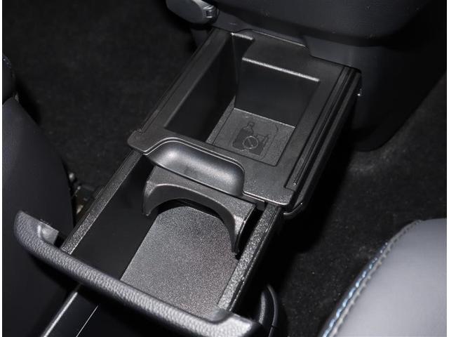 ヴォクシー Ｓ－Ｚ　メモリーナビ　ミュージックプレイヤー接続可　バックカメラ　衝突被害軽減システム　ＥＴＣ　両側電動スライド　ＬＥＤヘッドランプ　乗車定員７人　３列シート　ワンオーナー　記録簿（17枚目）