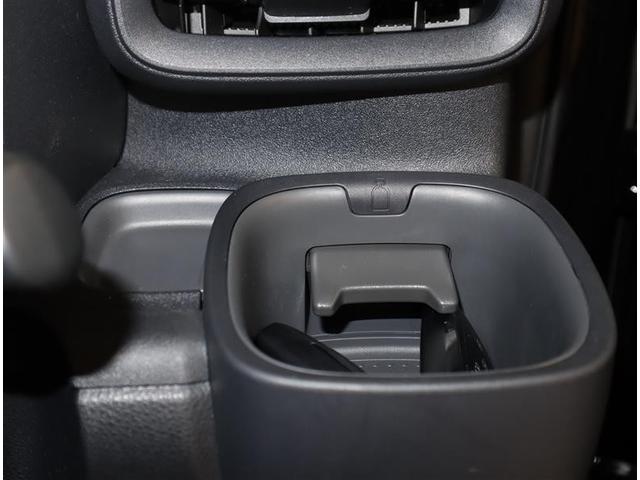 シエンタ ハイブリッドＧ　フルセグ　メモリーナビ　ミュージックプレイヤー接続可　バックカメラ　衝突被害軽減システム　ＥＴＣ　ドラレコ　両側電動スライド　ＬＥＤヘッドランプ　ウオークスルー　乗車定員７人　３列シート　ワンオーナー（20枚目）