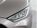 LEDランプ車 白く照らされるのが特徴です。明るいだけでなく、周囲からの認知されやすく歩行者や死角にいる方へアピール効果、安全性が飛躍的に向上します!