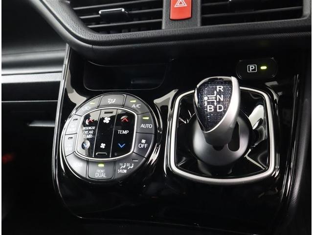 ノア ハイブリッドＳｉ　ダブルバイビーＩＩ　フルセグ　メモリーナビ　ＤＶＤ再生　ミュージックプレイヤー接続可　バックカメラ　衝突被害軽減システム　ＥＴＣ　両側電動スライド　ＬＥＤヘッドランプ　乗車定員７人　３列シート　ワンオーナー　フルエアロ（18枚目）