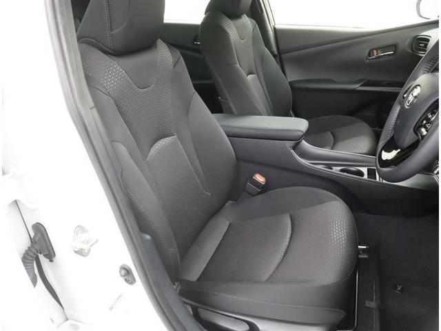 プリウス Ｓセーフティプラス　フルセグ　メモリーナビ　ＤＶＤ再生　ミュージックプレイヤー接続可　バックカメラ　衝突被害軽減システム　ＥＴＣ　ドラレコ　ＬＥＤヘッドランプ　記録簿（5枚目）