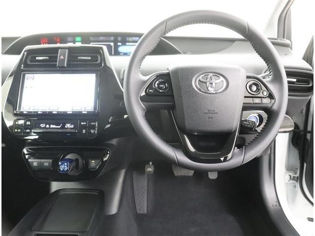 プリウス Ｓセーフティプラス　フルセグ　メモリーナビ　ＤＶＤ再生　ミュージックプレイヤー接続可　バックカメラ　衝突被害軽減システム　ＥＴＣ　ドラレコ　ＬＥＤヘッドランプ　記録簿（9枚目）