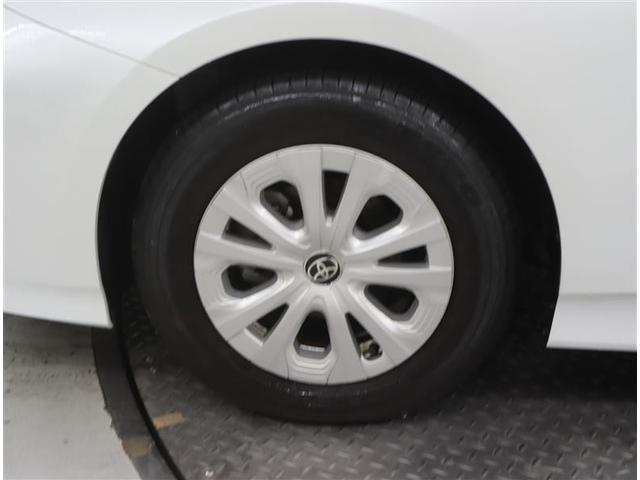 プリウス Ｓセーフティプラス　フルセグ　メモリーナビ　ＤＶＤ再生　ミュージックプレイヤー接続可　バックカメラ　衝突被害軽減システム　ＥＴＣ　ドラレコ　ＬＥＤヘッドランプ　記録簿（32枚目）