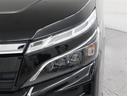 LEDランプ車 白く照らされるのが特徴です。明るいだけでなく、周囲からの認知されやすく歩行者や死角にいる方へアピール効果、安全性が飛躍的に向上します!